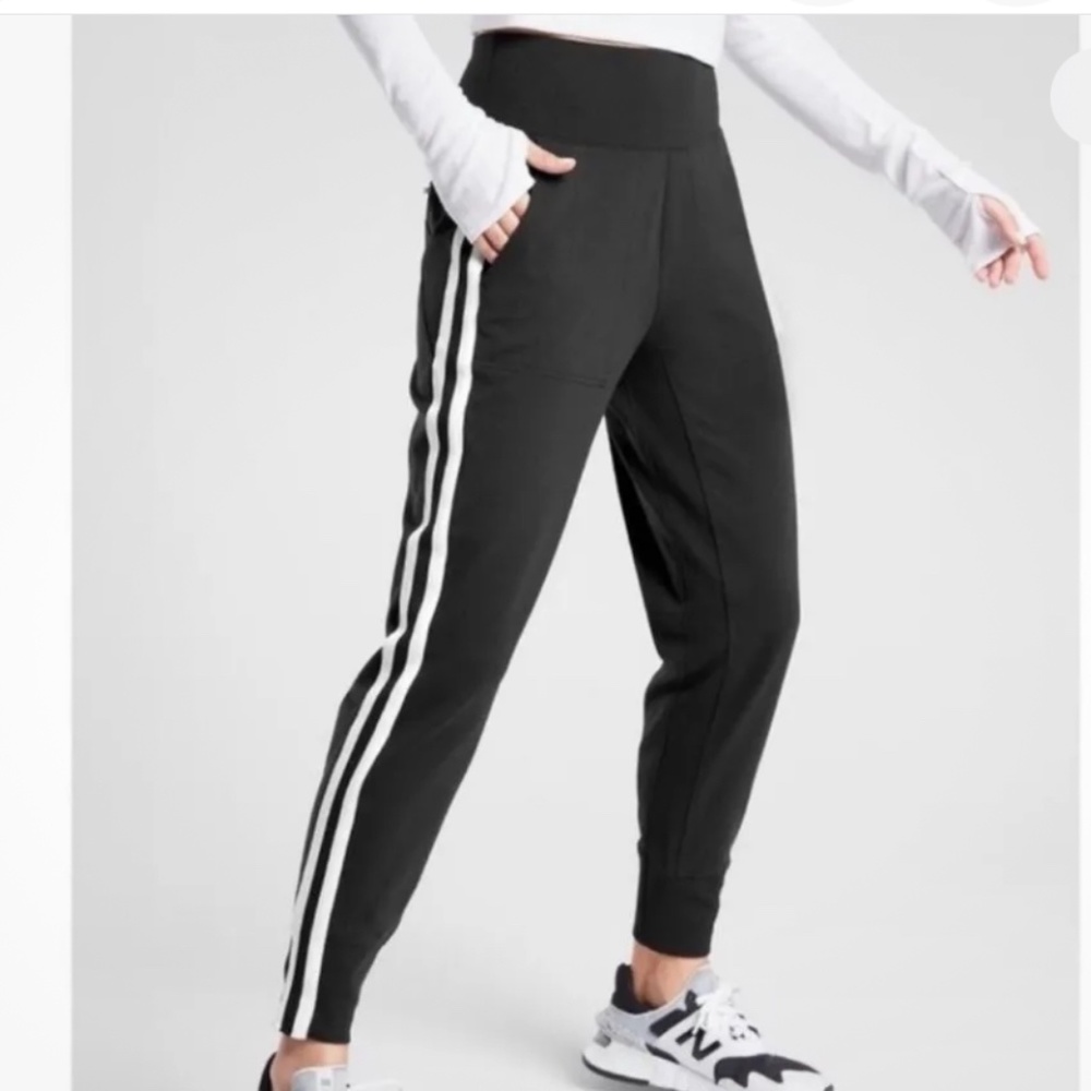 Athleta black Venice side stripe jogger pants size XS Petite